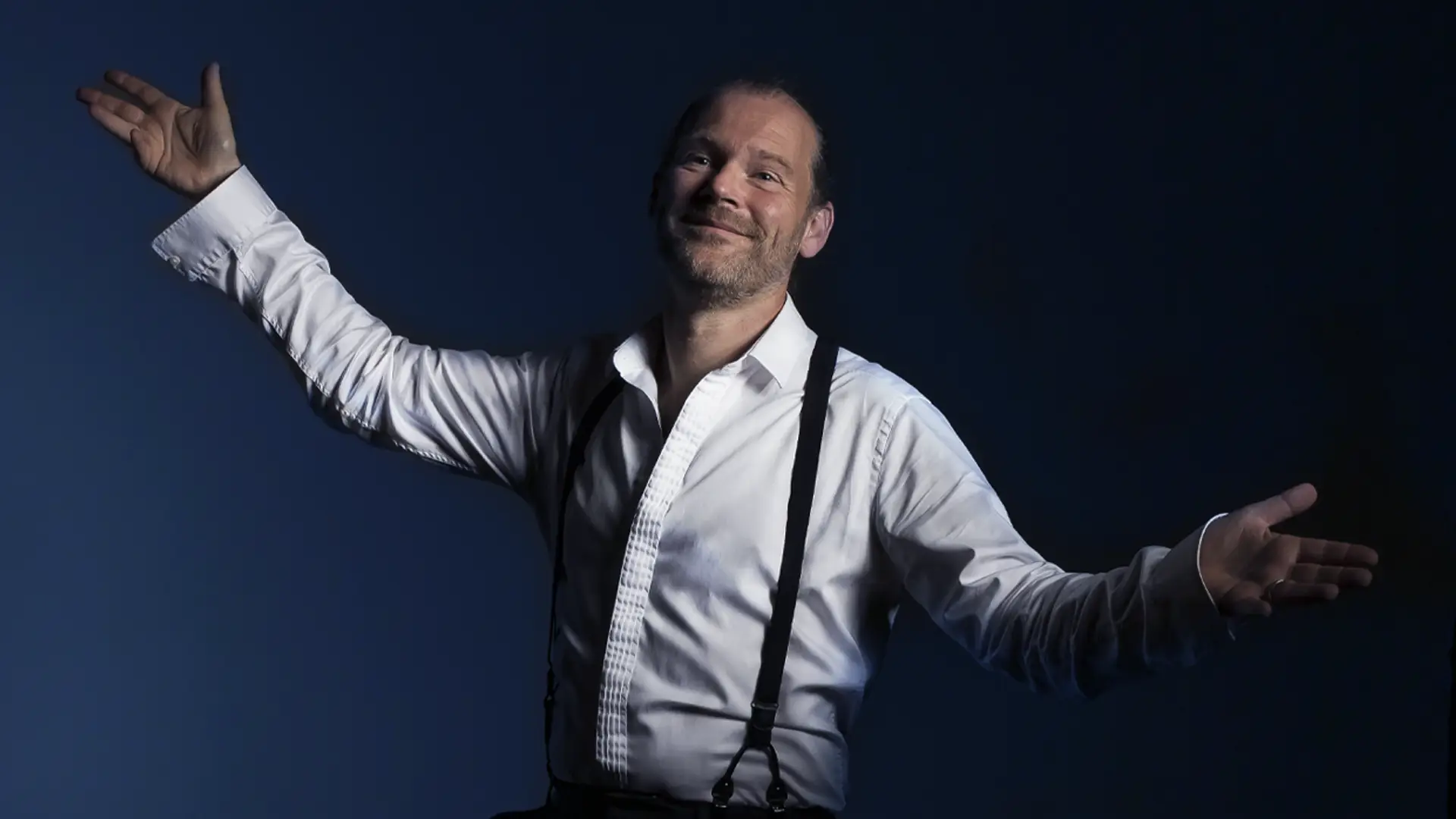 Anthony James, magicien mentaliste à Lyon en prestation