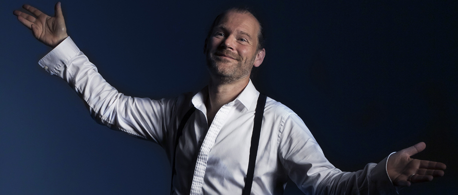 Anthony James, magicien et mentaliste à Lyon – portrait page d’accueil